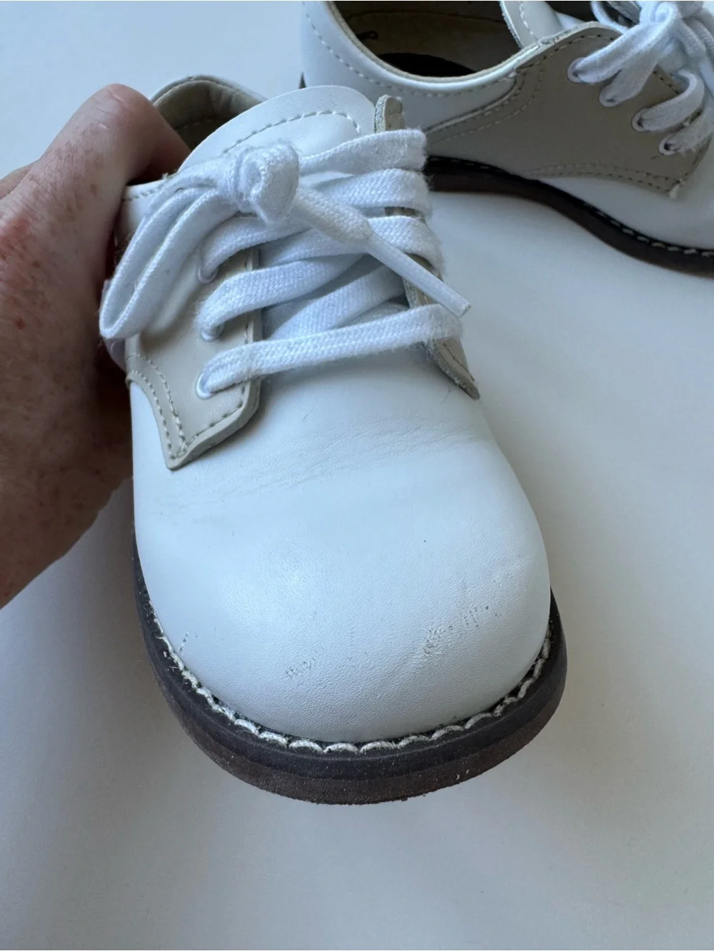 FootMates White & Tan Cheer Oxford Lace-Up Dress Shoes